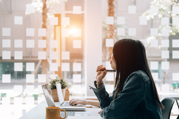 知识产权保护要综合运用什么等多种手段从审查授权行政执法司法保护仲裁调解行