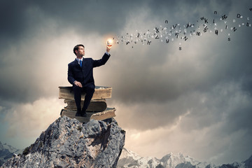 知识产权保护要综合运用什么等多种手段从审查授权行政执法司法保护仲裁调解行